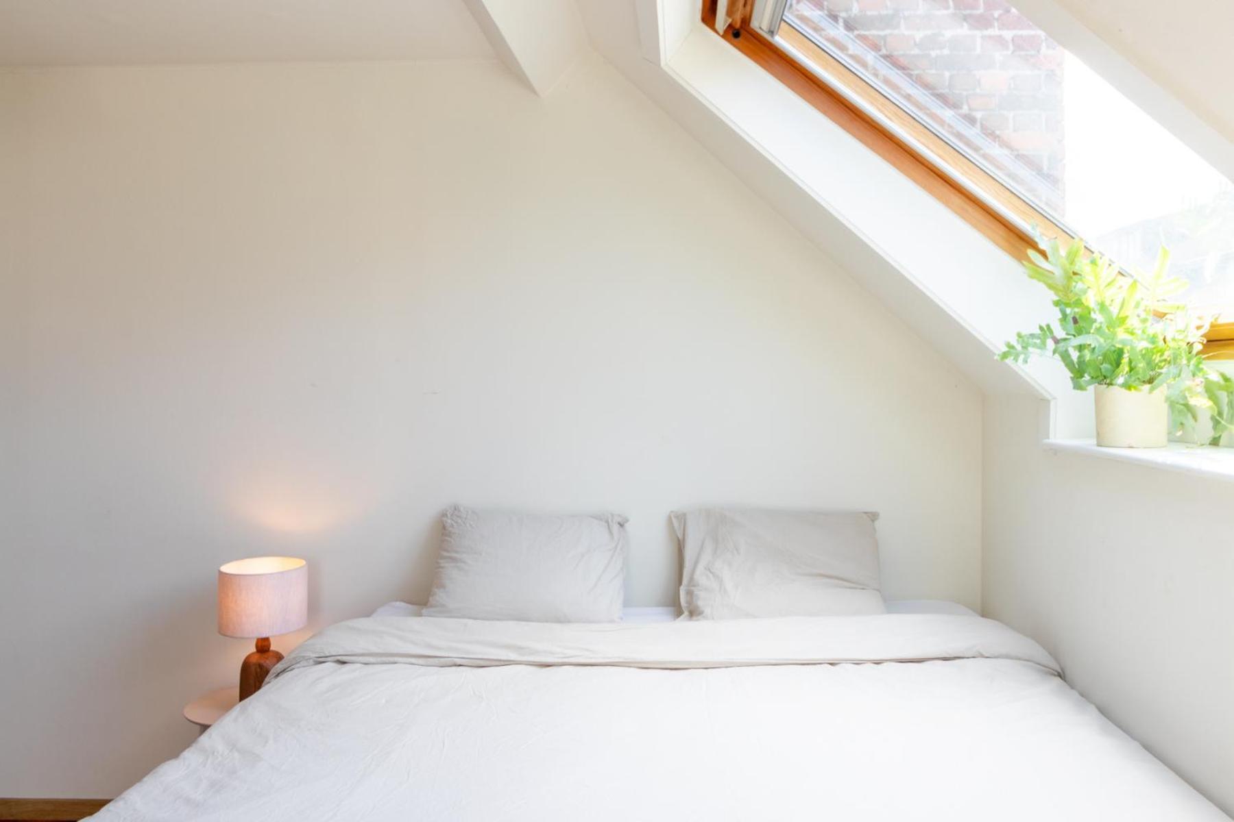 Guesthouse Private Studio Nearby Old Town ヘント エクステリア 写真